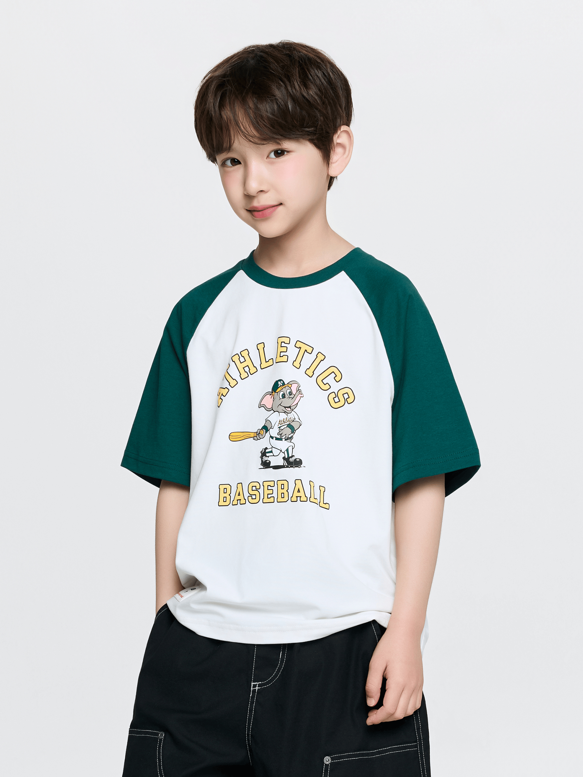 스포티브 마스코트 배색 래글런 티셔츠 오클랜드 어슬레틱스