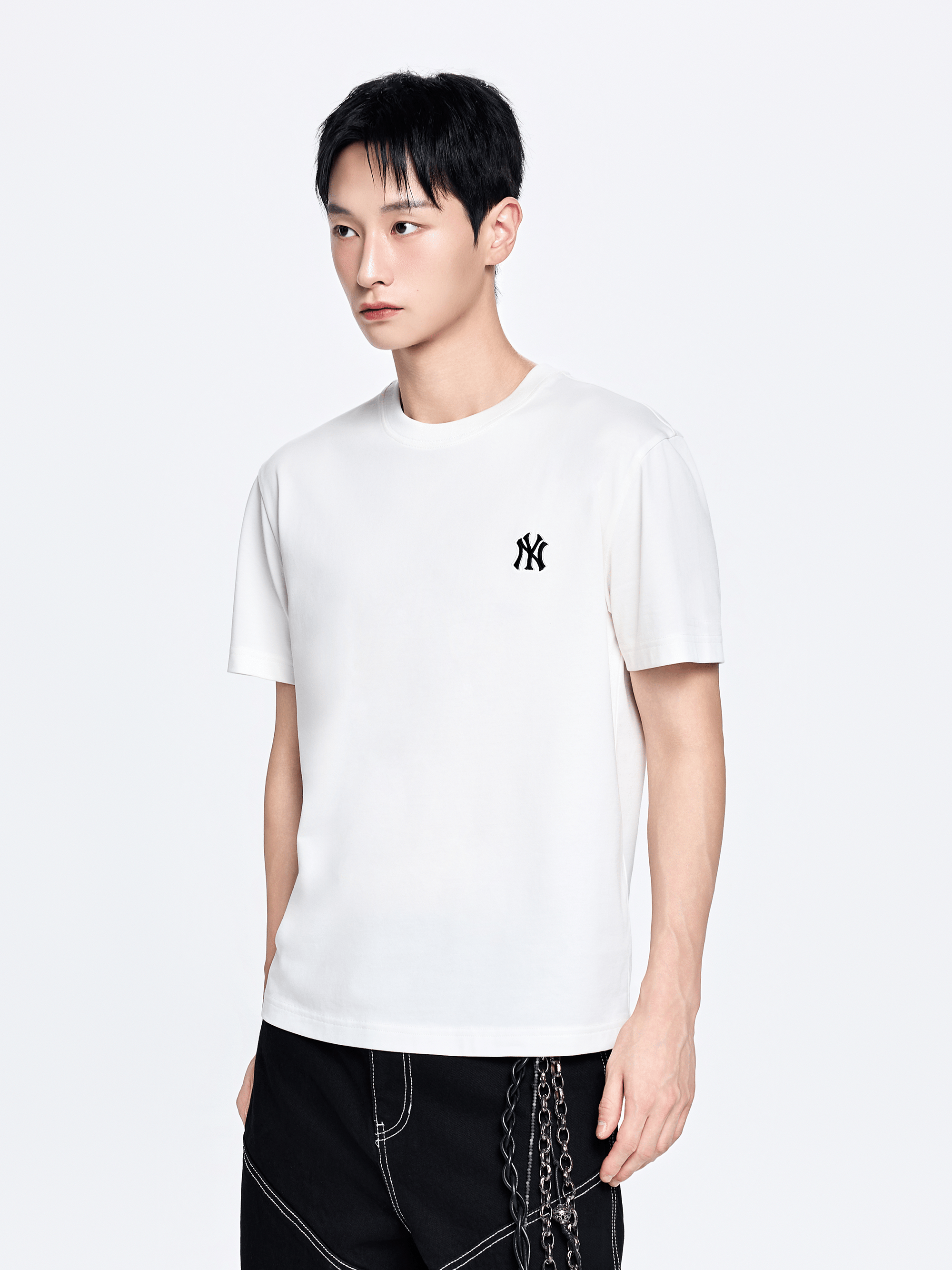 베이직 스몰로고 레귤러핏 반팔 티셔츠 뉴욕양키스