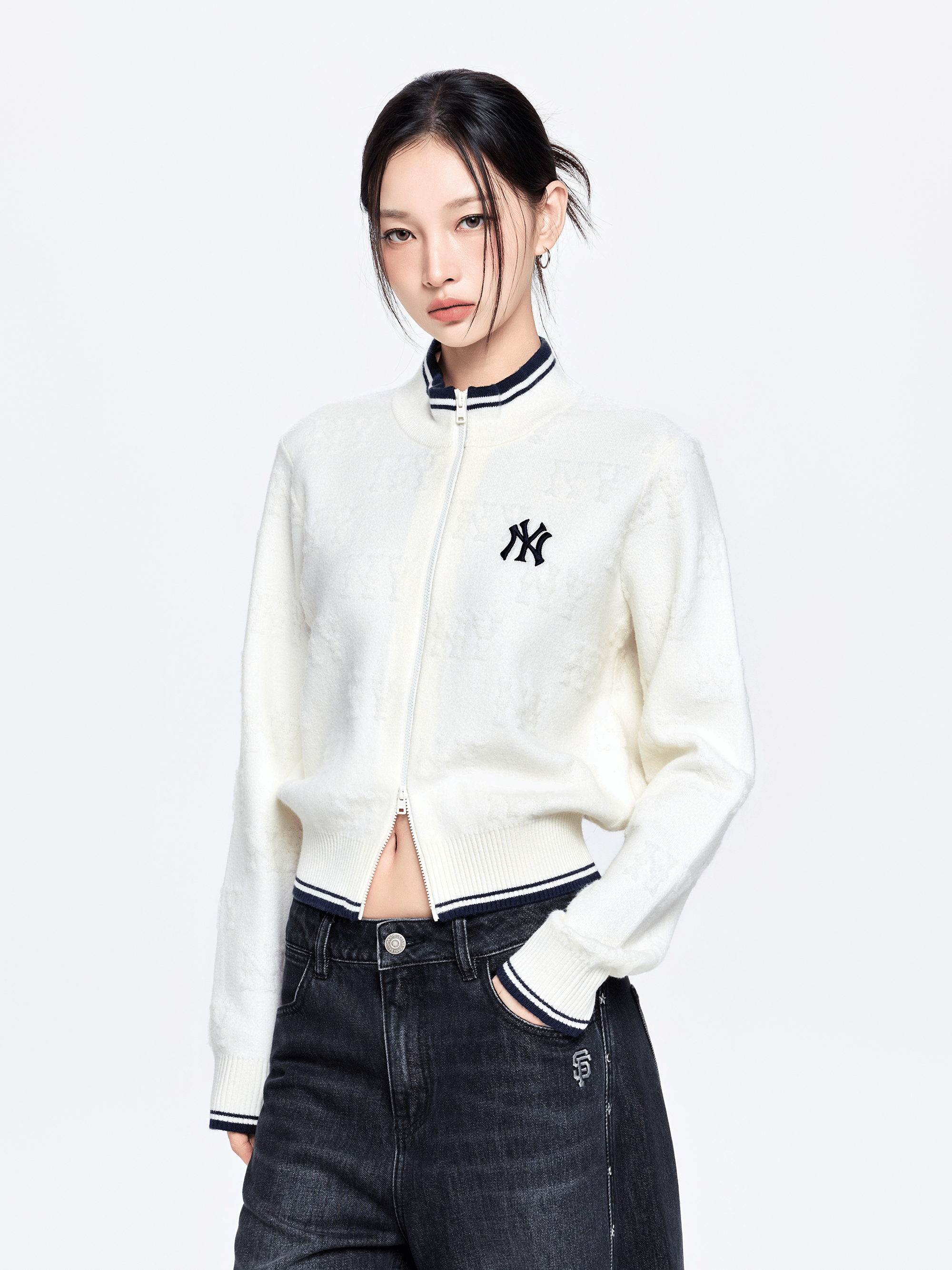 여성 클래식 모노그램 톤톤 부클 집업 가디건 뉴욕양키스
