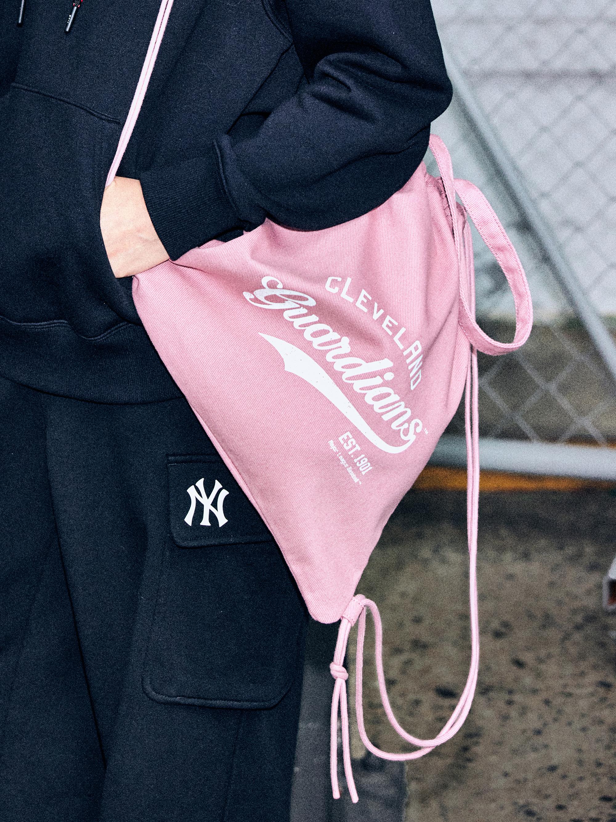 ★MLB Korea★ Vintage lettering CLE Pink 3ABKH015N-45PKS MLB 빈티지 레터링 짐색 클리블랜드 가디언스 (PINK)