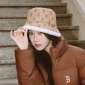 클래식 모노그램 스웨이드 버킷햇 보스턴 레드삭스